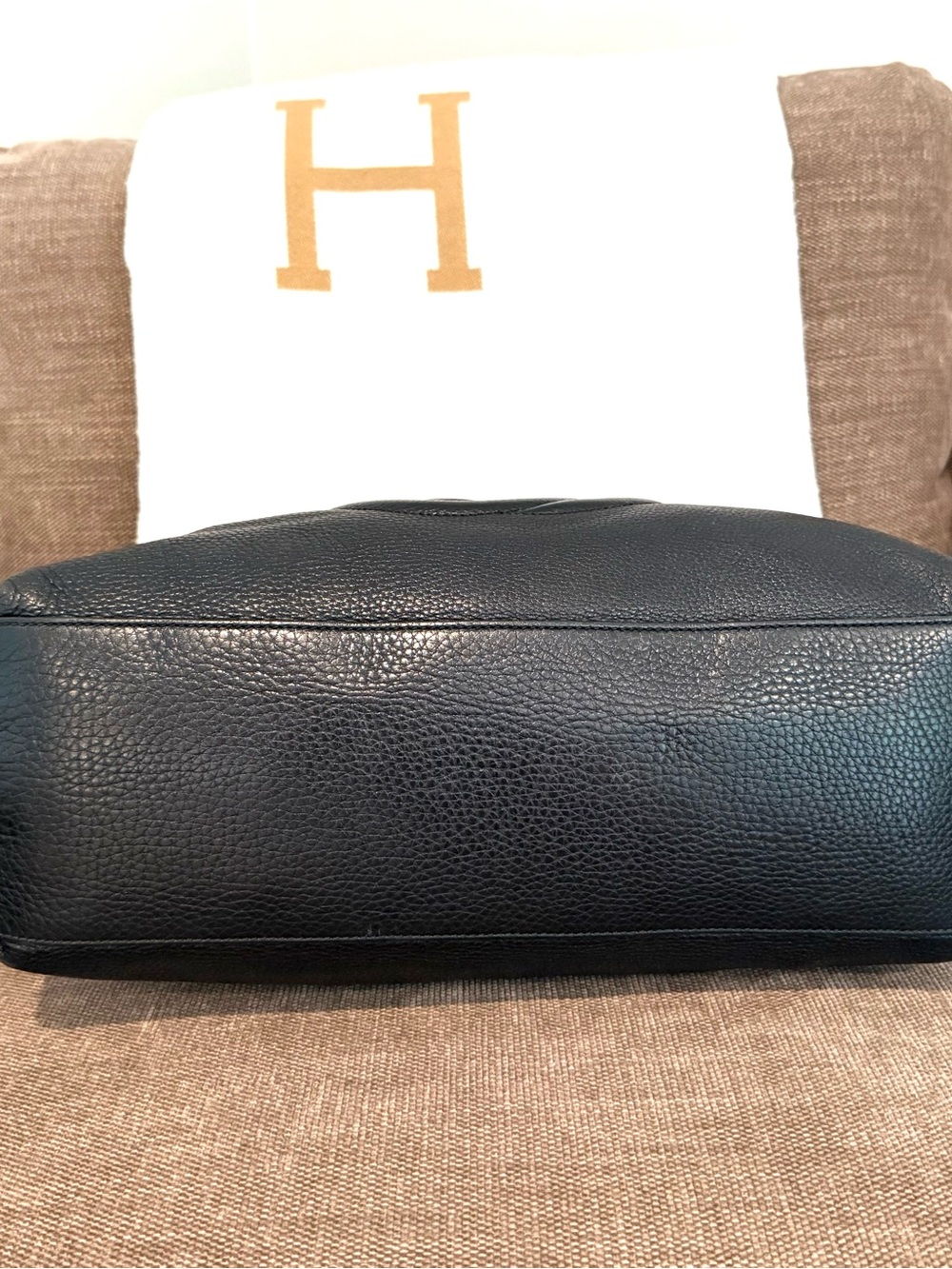 Authentic Gucci Soho shoulder bag black leather gold chain straps medium w box - Picture 16 of 16